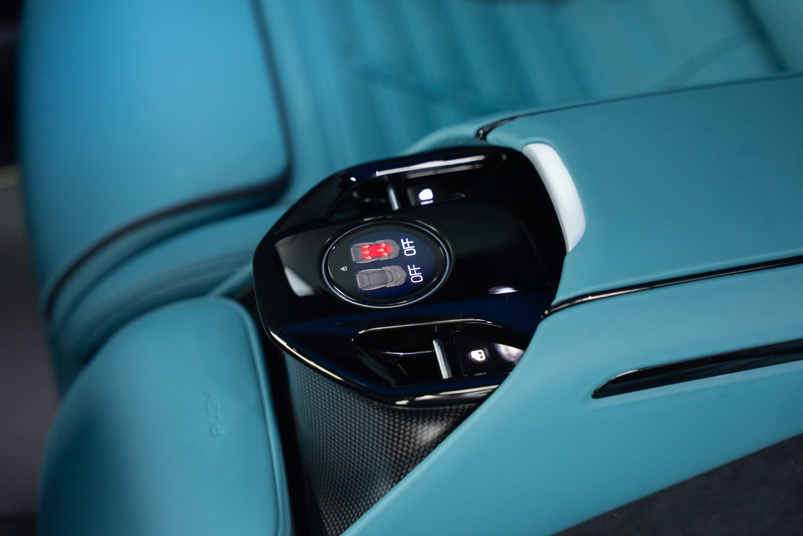 2025 FERRARI PUROSANGUE | FULL CARBON | ATELIER CAR | MASSAGE SEATS | HIGH SPEC | MAIN DEALER SERVIC